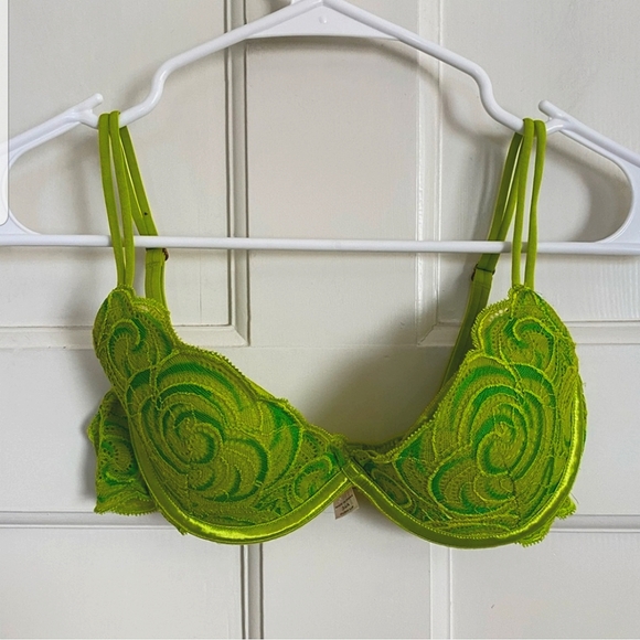 Victoria's Secret Other - Victoria’s Secret lace lime push-up Bra